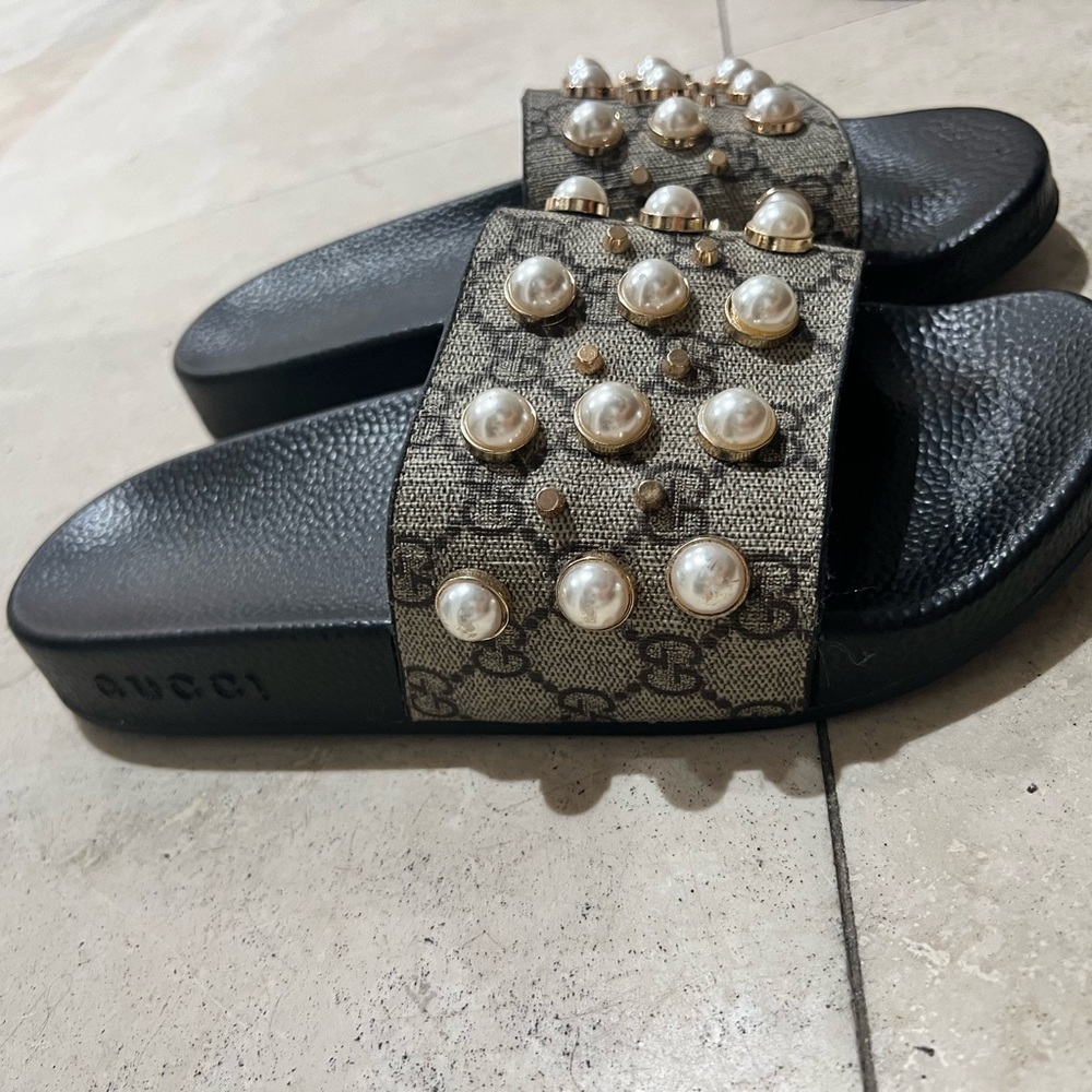 GUCCI slides